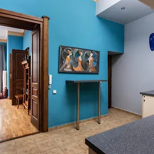 Les Couleurs By Upstairs Apartament
